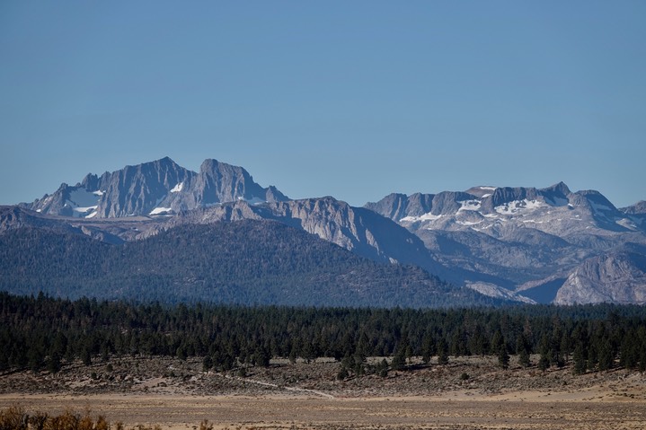 Sierra Nevada, California north of Lone Pine2